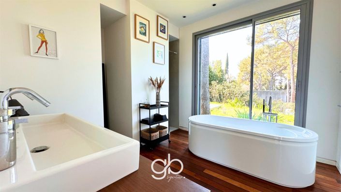 Image No.17-5 Bed House for sale