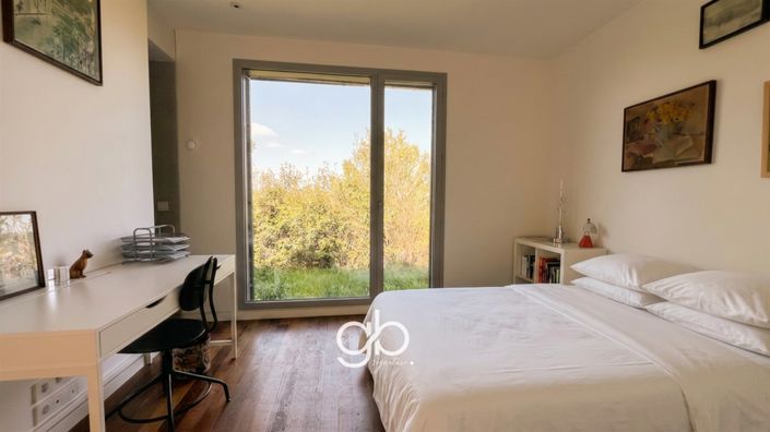 Image No.18-5 Bed House for sale