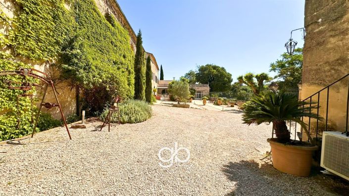 Image No.3-8 Bed House for sale