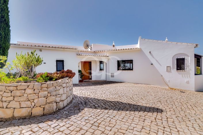Image No.10-3 Bed House for sale