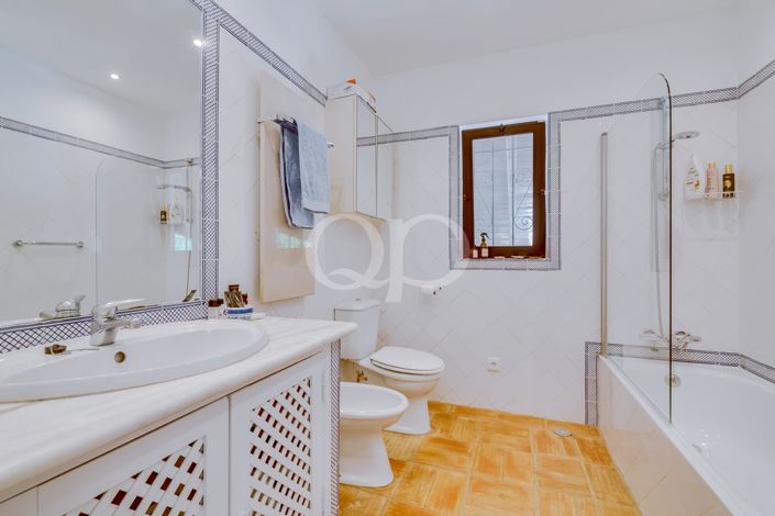 Image No.39-3 Bed House for sale