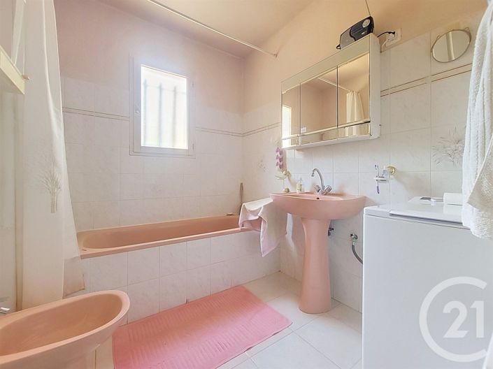 Image No.12-3 Bed House for sale