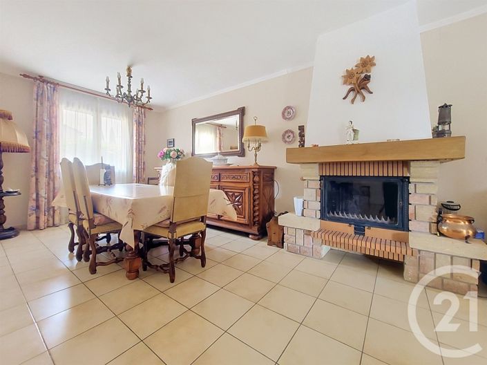 Image No.6-3 Bed House for sale