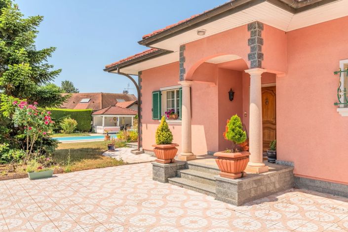 Image No.2-4 Bed House for sale