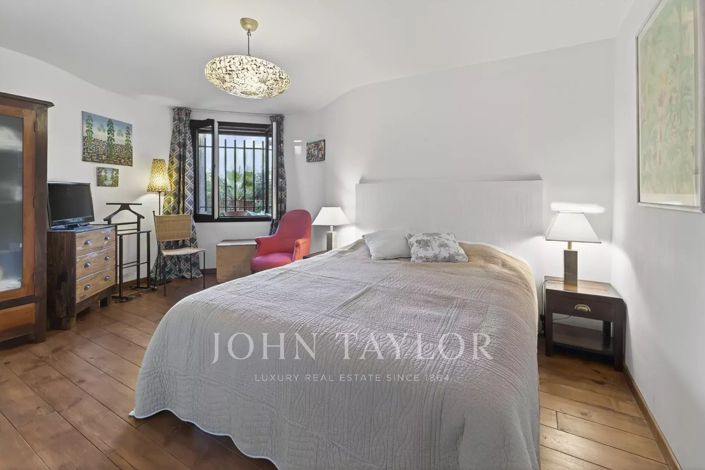 Image No.10-5 Bed House for sale