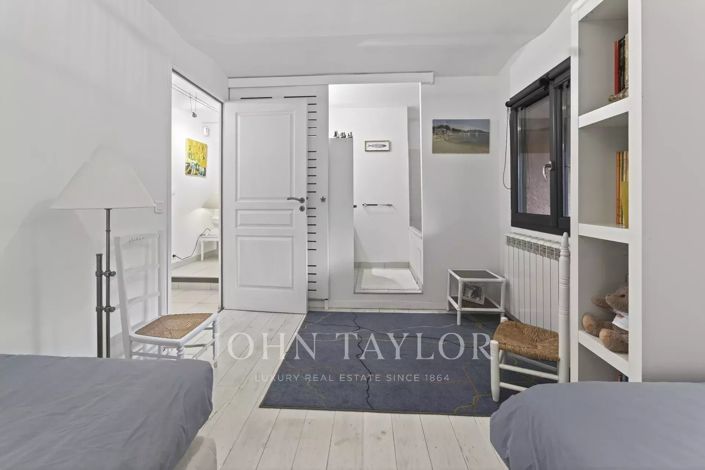 Image No.11-5 Bed House for sale
