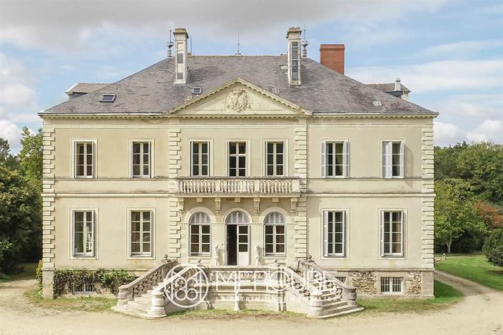 Image No.2-Propriété de 12 chambres à vendre à Vendée