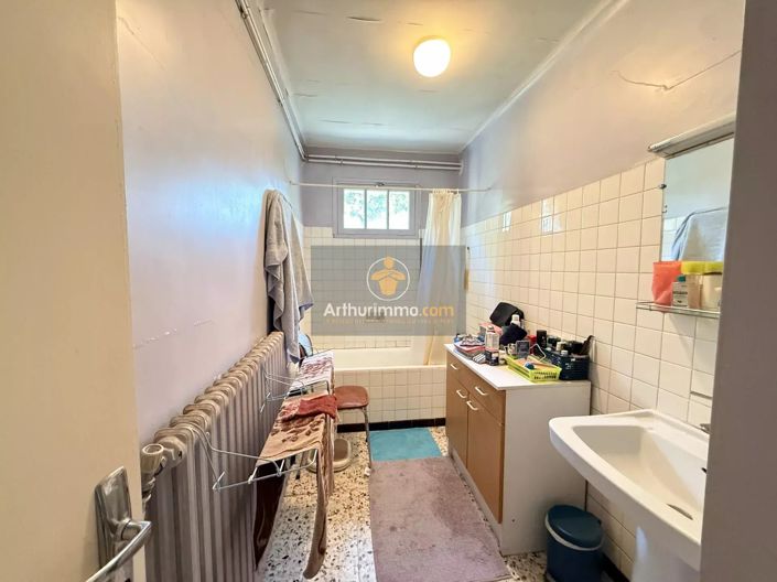 Image No.17-3 Bed House for sale