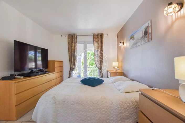 Image No.12-3 Bed House for sale