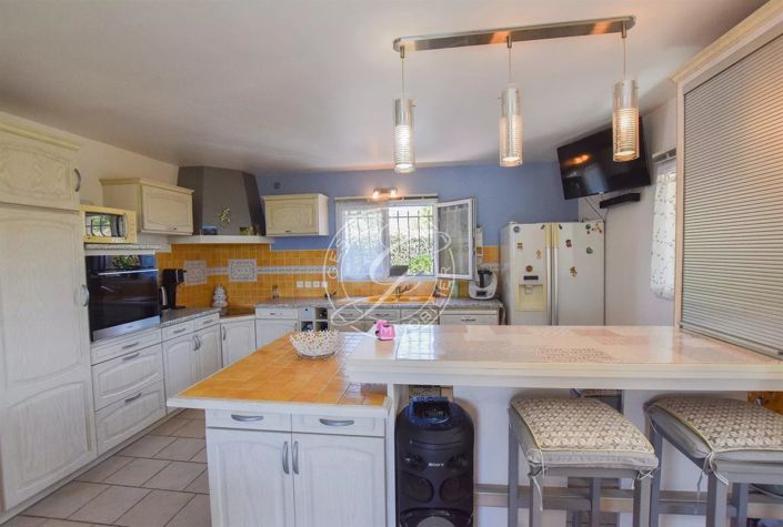 Image No.8-3 Bed House for sale