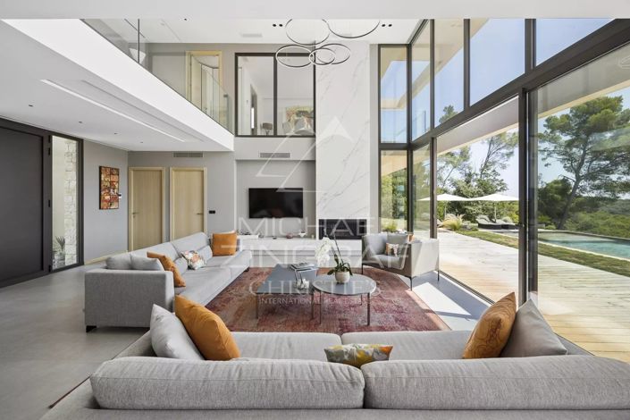 Image No.3-5 Bed House for sale