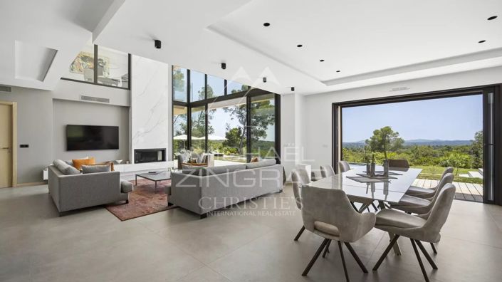 Image No.5-5 Bed House for sale