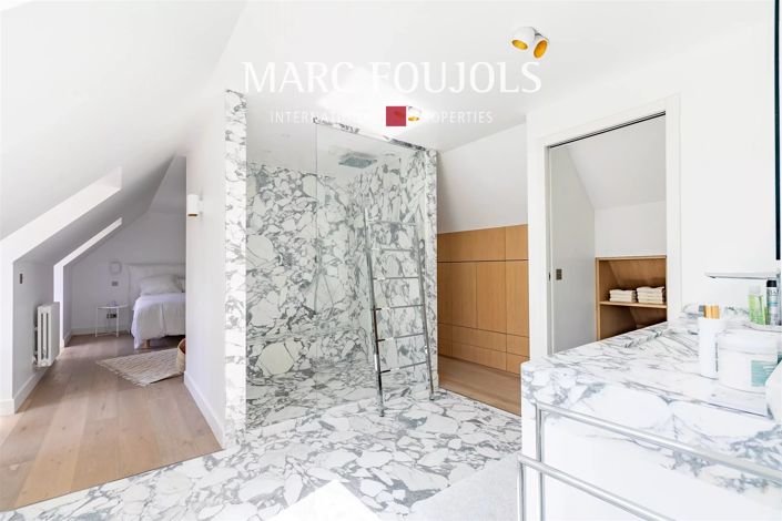 Image No.17-4 Bed House for sale