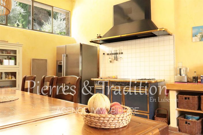 Image No.5-6 Bed House for sale