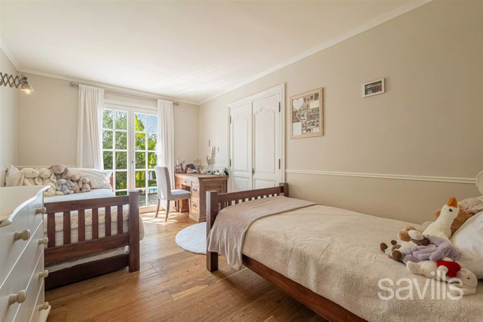 Image No.18-5 Bed House for sale