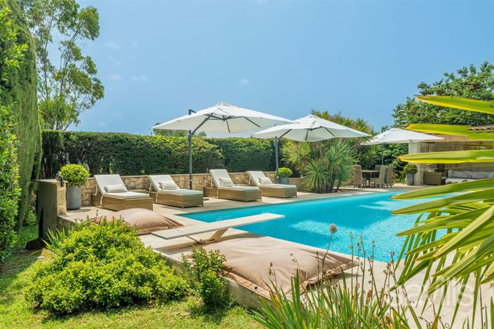 Image No.2-5 Bed House for sale