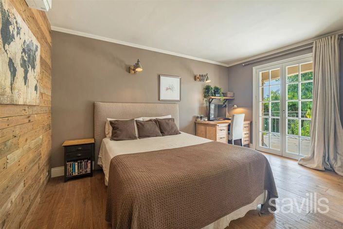 Image No.9-5 Bed House for sale