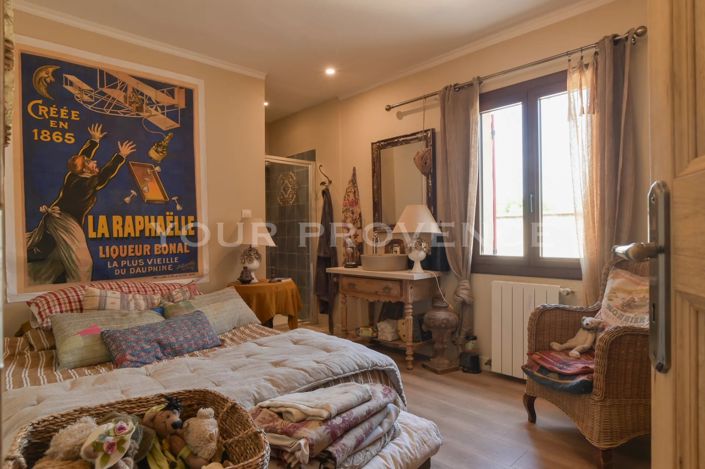 Image No.9-4 Bed House for sale