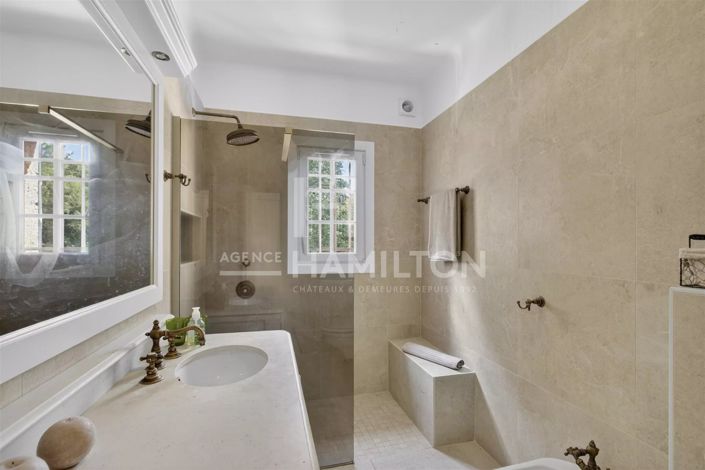 Image No.17-3 Bed House for sale