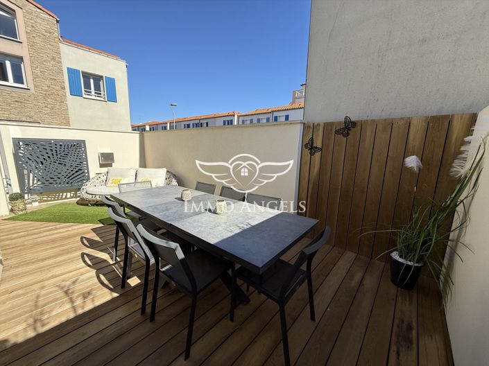 Image No.21-2 Bed Property for sale