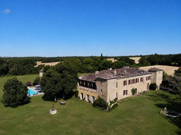 Image No.2-Propriété de 10 chambres à vendre à Lectoure
