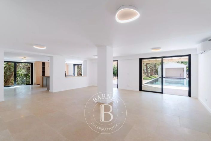 Image No.13-5 Bed House for sale