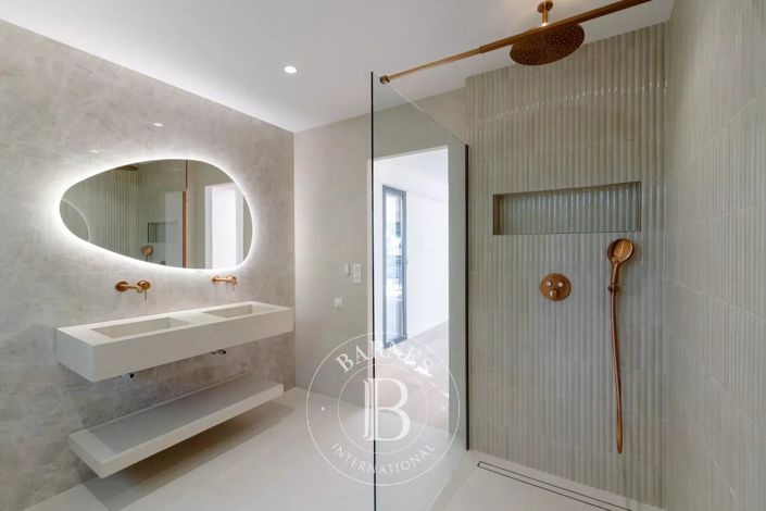 Image No.15-5 Bed House for sale