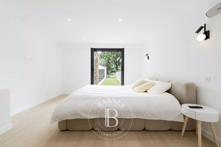 Image No.22-5 Bed House for sale