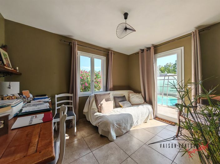Image No.20-4 Bed House for sale