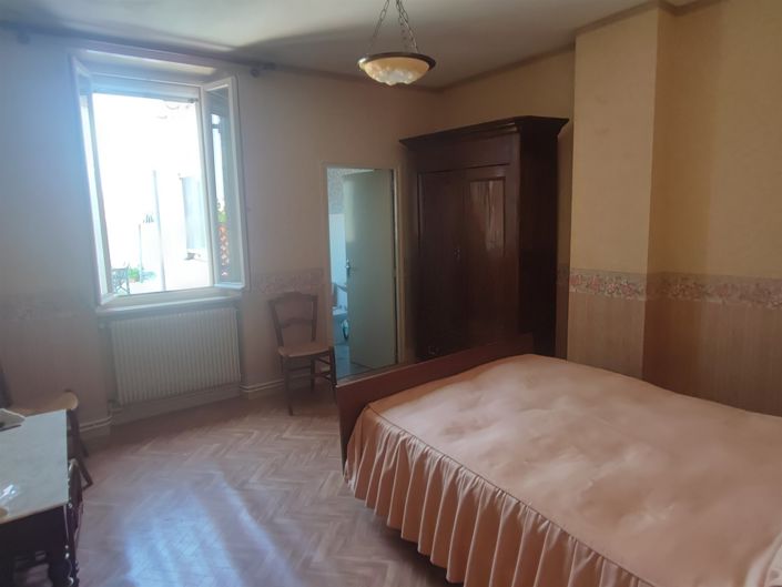 Image No.20-4 Bed House for sale