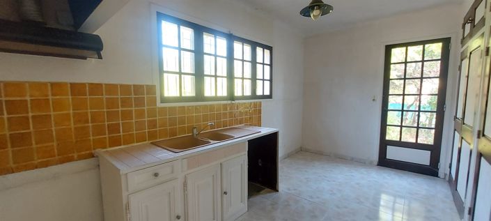 Image No.10-3 Bed House for sale
