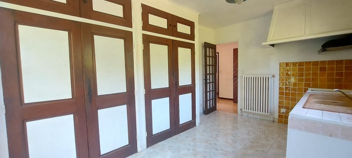 Image No.11-3 Bed House for sale