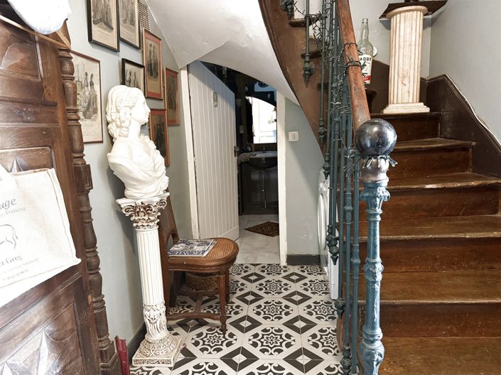 Image No.4-6 Bed House for sale