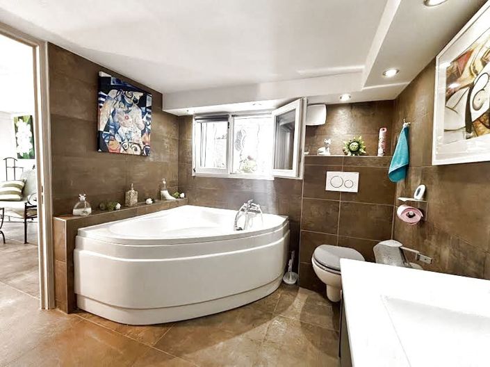 Image No.7-3 Bed House for sale