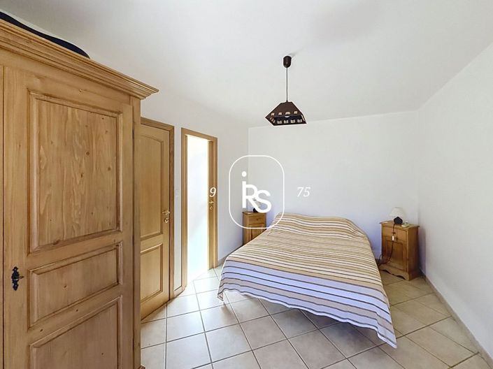Image No.13-3 Bed House for sale