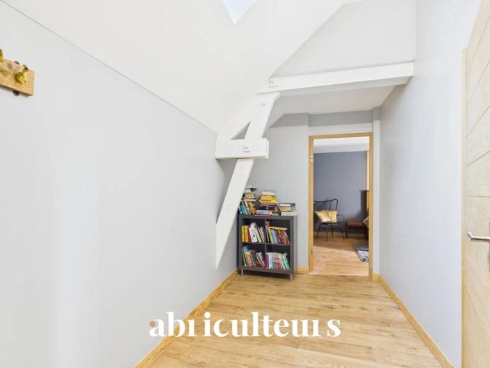 Image No.11-3 Bed House for sale