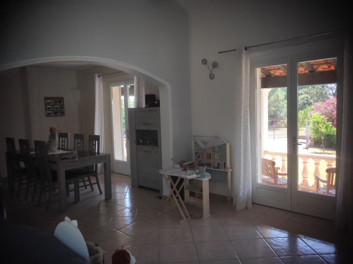 Image No.10-4 Bed House for sale