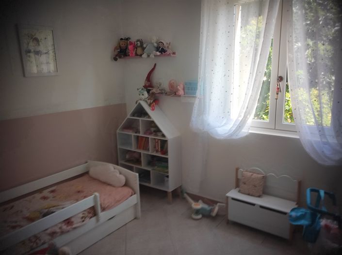 Image No.15-4 Bed House for sale