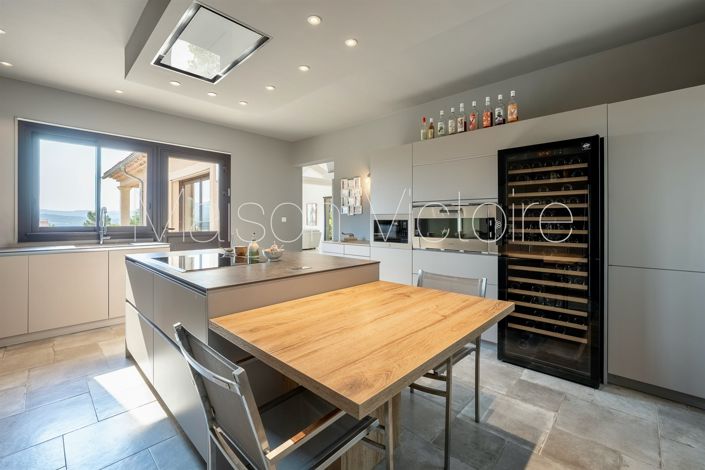 Image No.17-5 Bed House for sale