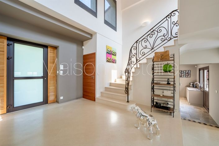 Image No.22-5 Bed House for sale