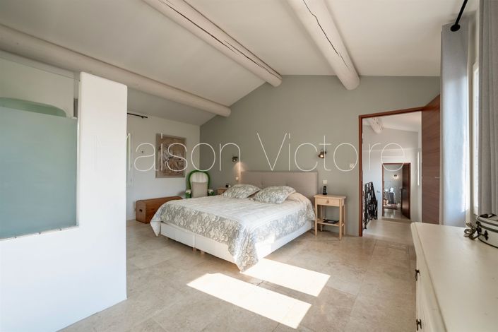 Image No.23-5 Bed House for sale
