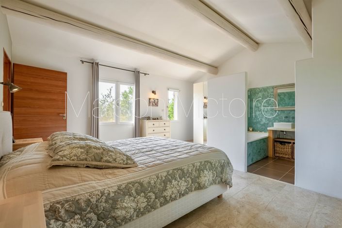 Image No.24-5 Bed House for sale