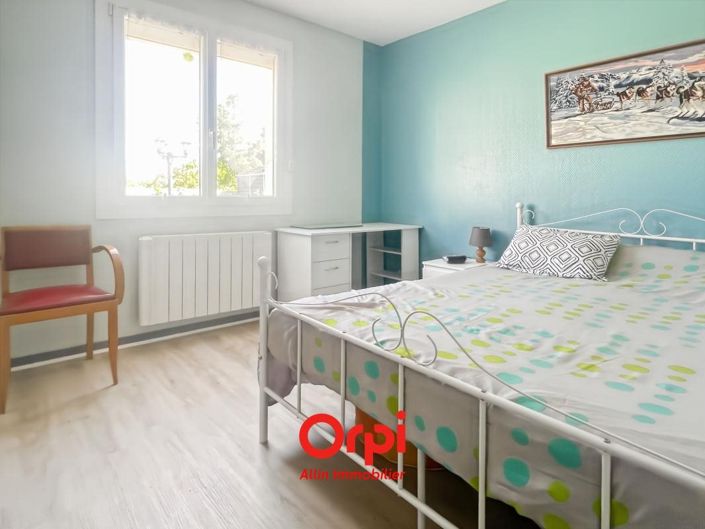 Image No.9-3 Bed House for sale