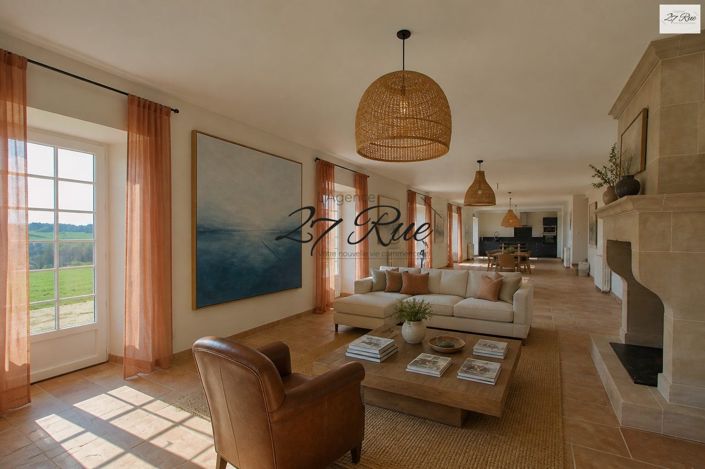 Image No.10-9 Bed Property for sale