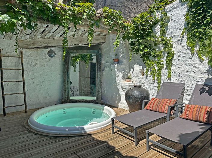 Image No.5-2 Bed House for sale