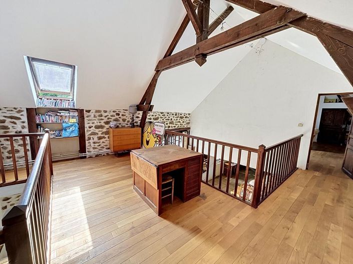 Image No.10-3 Bed House for sale
