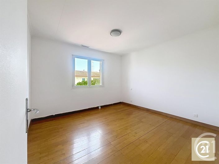 Image No.16-4 Bed House for sale
