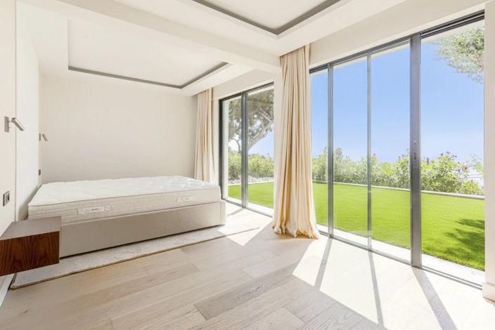 Image No.10-5 Bed House for sale