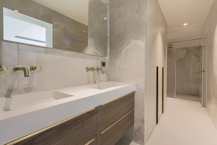 Image No.15-5 Bed House for sale