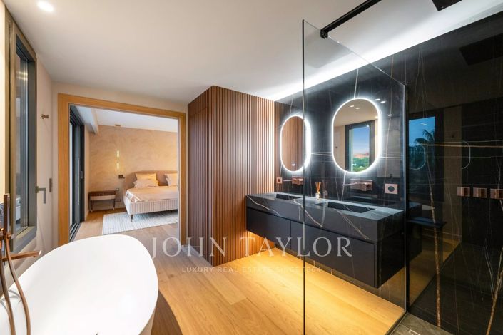 Image No.20-5 Bed House for sale